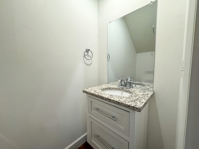 Photo - 428 Winston St