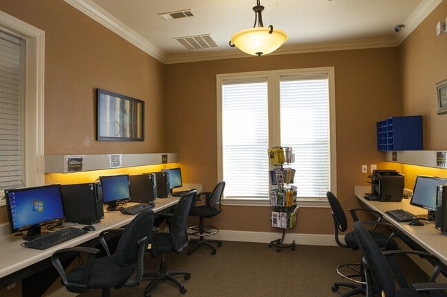 Photo - 5121 N Foster Rd Unit #5121