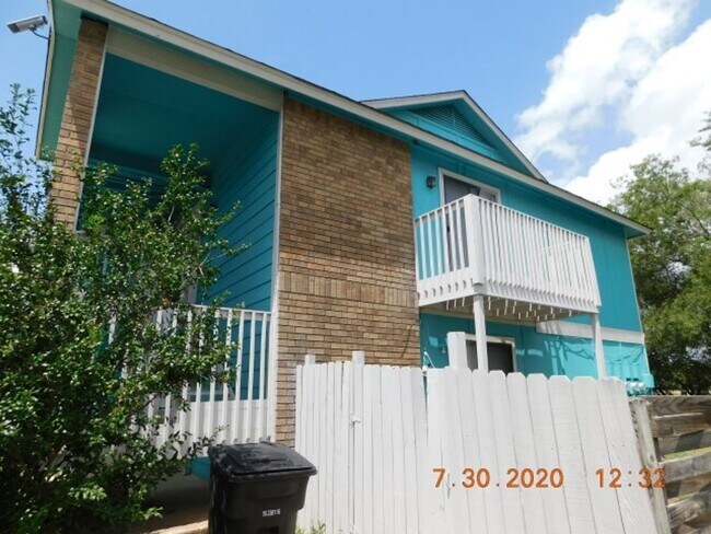 Photo - 5212 Meadow Field