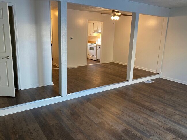 Living/Dining - 48 Greentree Cir Unit 48 Greentree