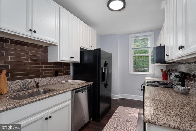 Photo - 156 Mercer St