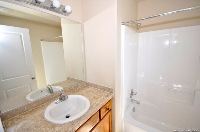 Photo - Craftsman Style Townhouse - 3 bedroom, 2.5 bath w/ Bonus Room - Attached Double Garage