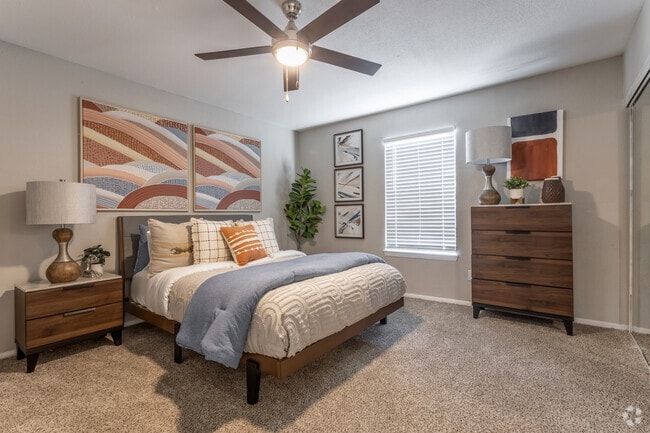 1BR, 1BA - 640SF - Bedroom