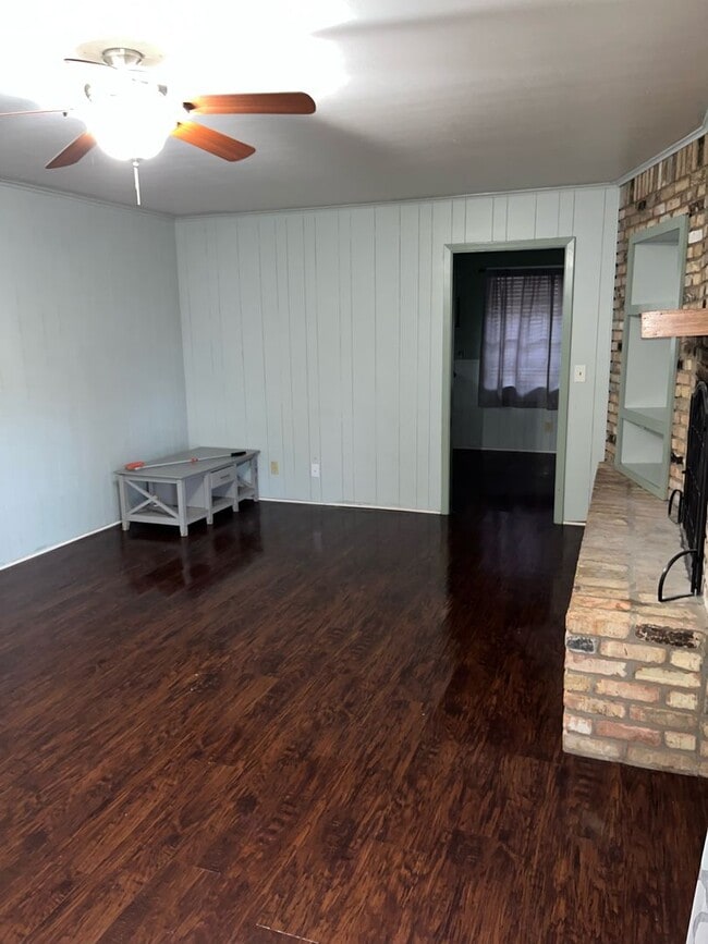 Photo - 1030 Manor Pl