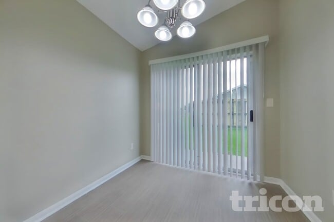 Photo - 3103 Kelling St