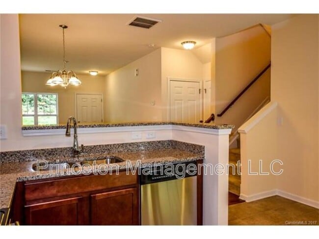 Photo - 194-C Limerick Rd.