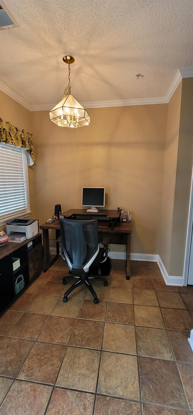 Photo - 1100 Commons Blvd