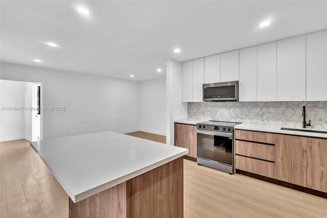 Photo - 1123 NE 1st Ave. Unit 1