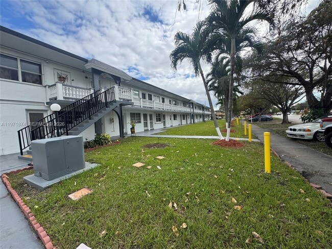 Photo - 20337 NE 2nd Ave Unidad 18