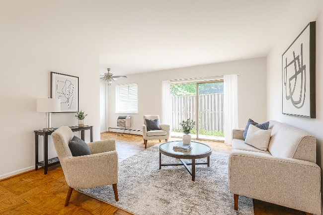 Photo - 4465 MacArthur Blvd NW Apartamento Unidad 7