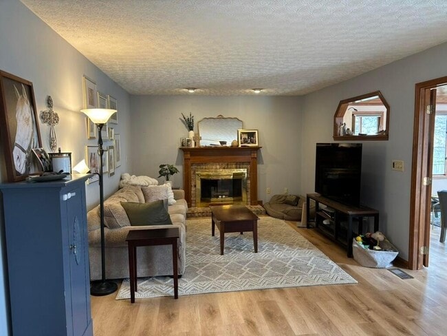 Photo - 615 Ozem Gardner Way