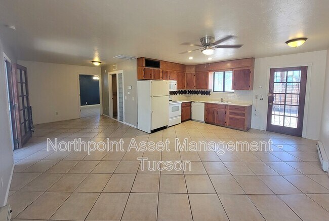 Photo - 1136 E Lester St