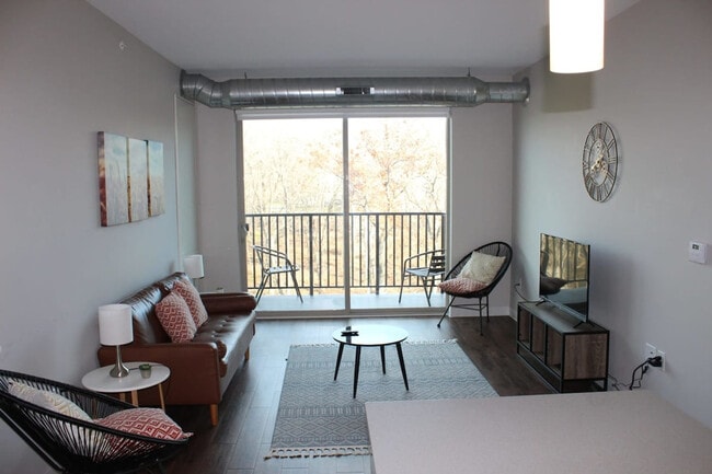 Building Photo - 4415 Lincoln Way Rental