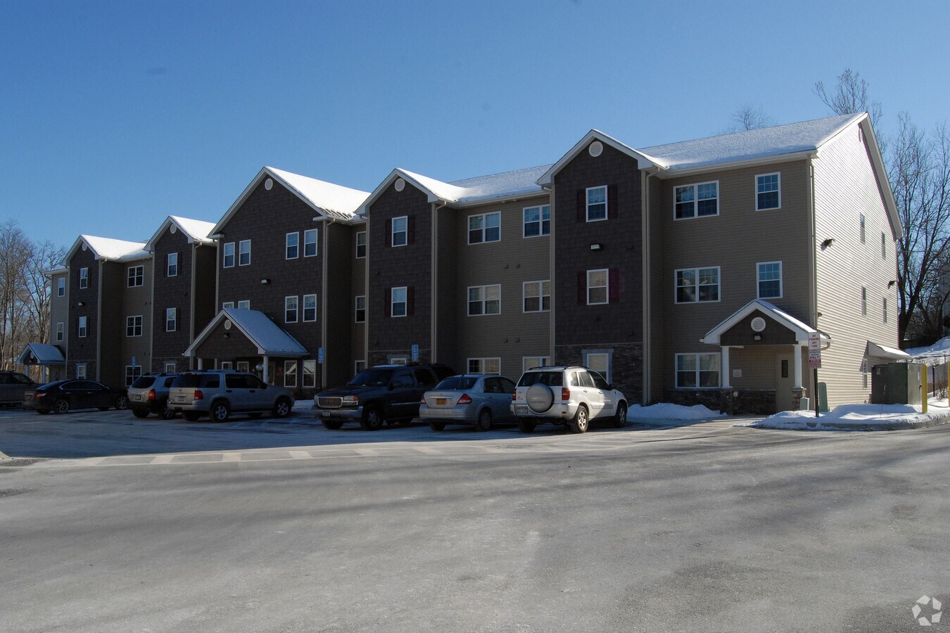 Photo - Oakridge Apartments