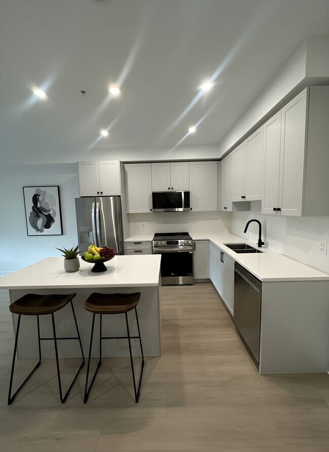 Photo - 20144-20186 86 Ave