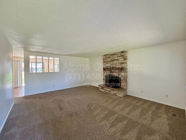 Photo - 5595 SW Menlo Dr