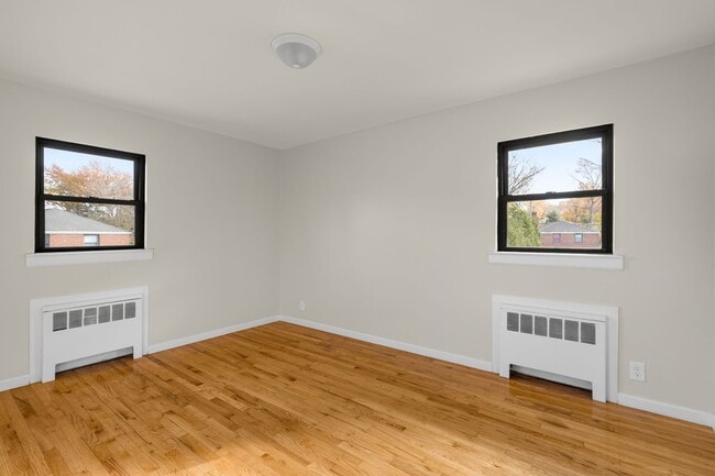 Photo - 486-490 Essex St