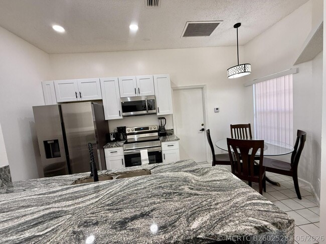 Photo - 1049 Mourning Dove Ln