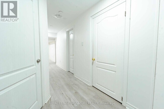 Photo - 4742 Creditview Rd