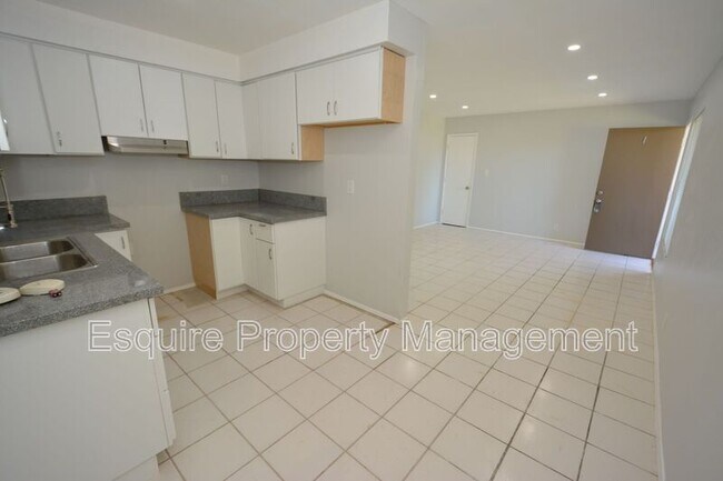 Photo - 951 W Cedar Ct Unit 1