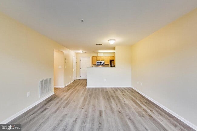 Building Photo - 1343 Clifton St NW Unit 204