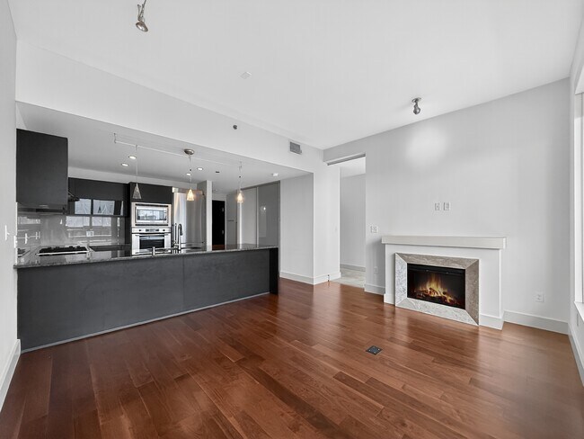 Photo - 737 Olive Wy