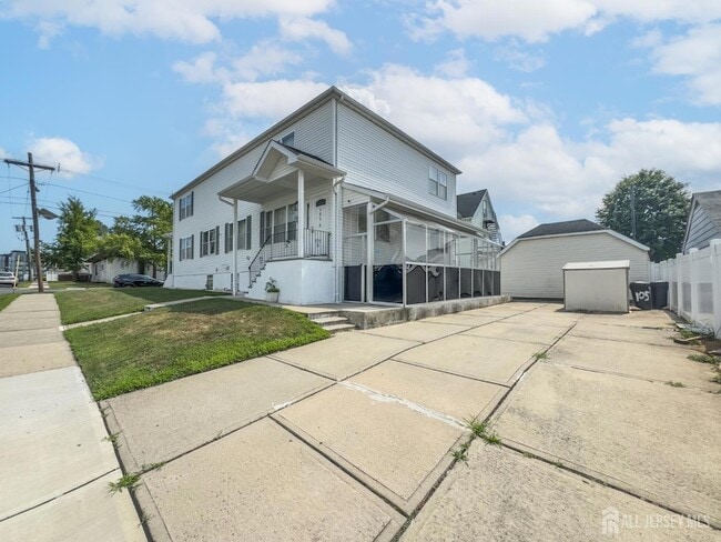 Photo - 105 Lowell St