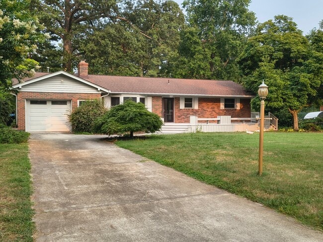 Photo - 2409 Millwood Rd