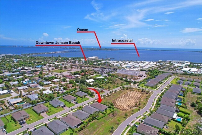1630 NE Skyhigh Ter
