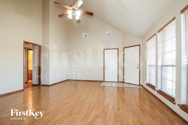 Photo - 2504 Tyler Ln