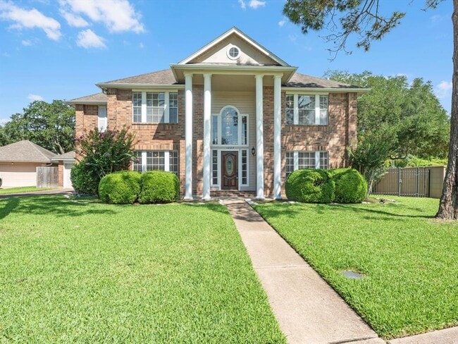 Photo - 1227 Lake Estates Ct House