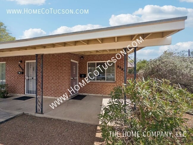 Photo - 3236 E Hawthorne St