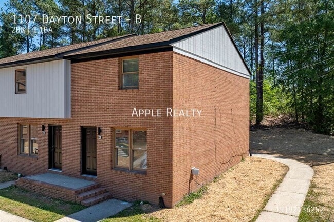 Building Photo - 1107 Dayton St Unit B