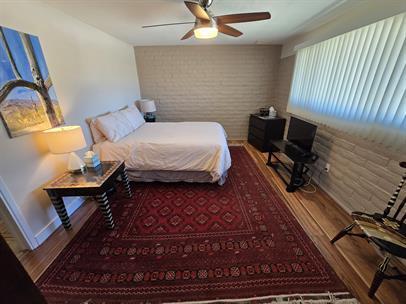 Photo - Beautiful EAST SIDE 4bd/2ba home with Huge Backyard!!!