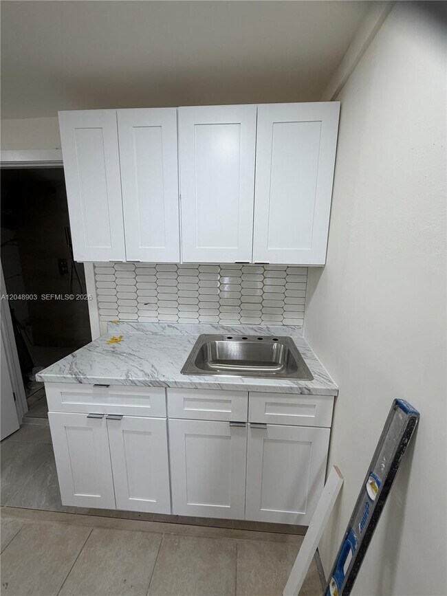 Photo - 725 SW 1st Ave Unit 1