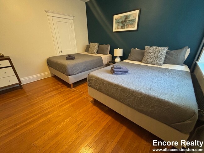 Photo - 22 Euston St Unit 4