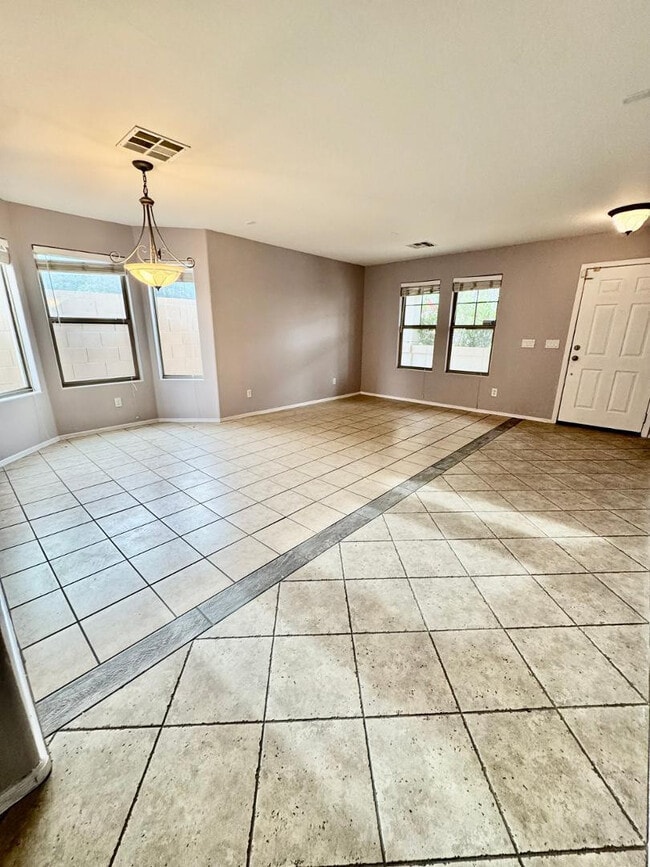 Photo - 10502 W Edgemont Dr