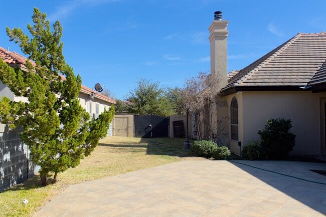 Photo - 10614 Kirby Dr