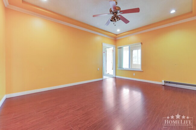 Photo - Beautiful 4 Bed 3 Bath Home with Covered Patio in West Newton Surrey Unit Upper House