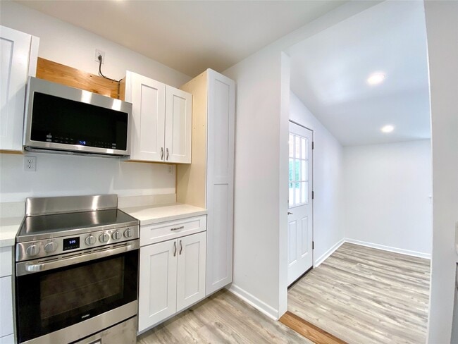 Photo - 2025 Brun St