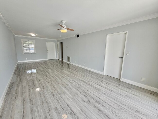 Photo - 312 Northlake Dr Unit 104