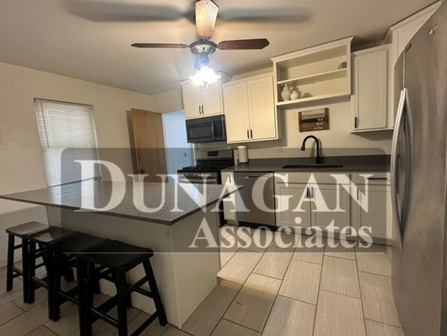 Photo - 305 N 5th St