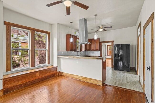 Photo - 235 Cornell Ave