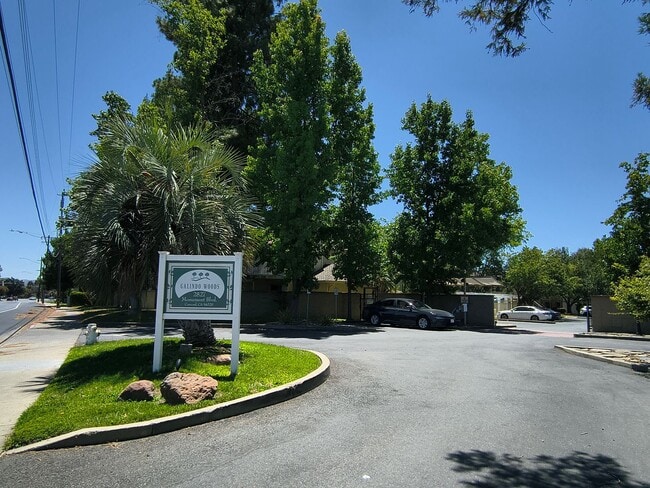 Building Photo - 2827 Monument Blvd Unit 24