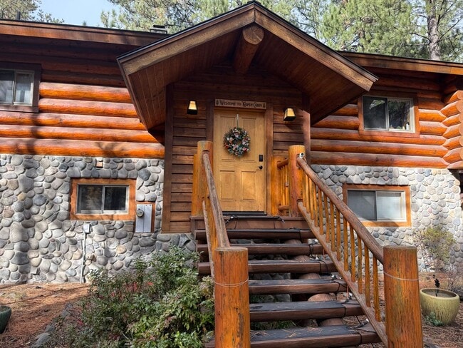 Building Photo - 55303 Velvet Ct