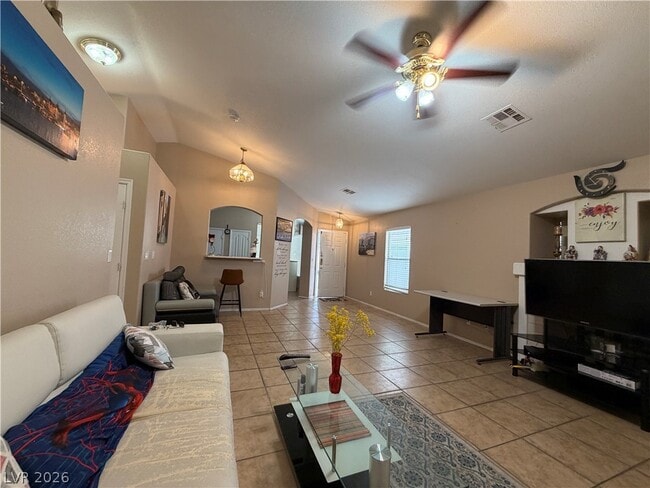 Photo - 868 Worrell Ave