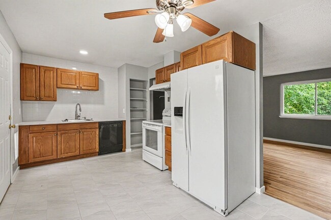 Photo - Spacious 4-Bedroom Home Near North Table Mountain