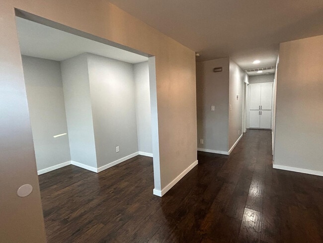 Photo - 1117 W 9th St