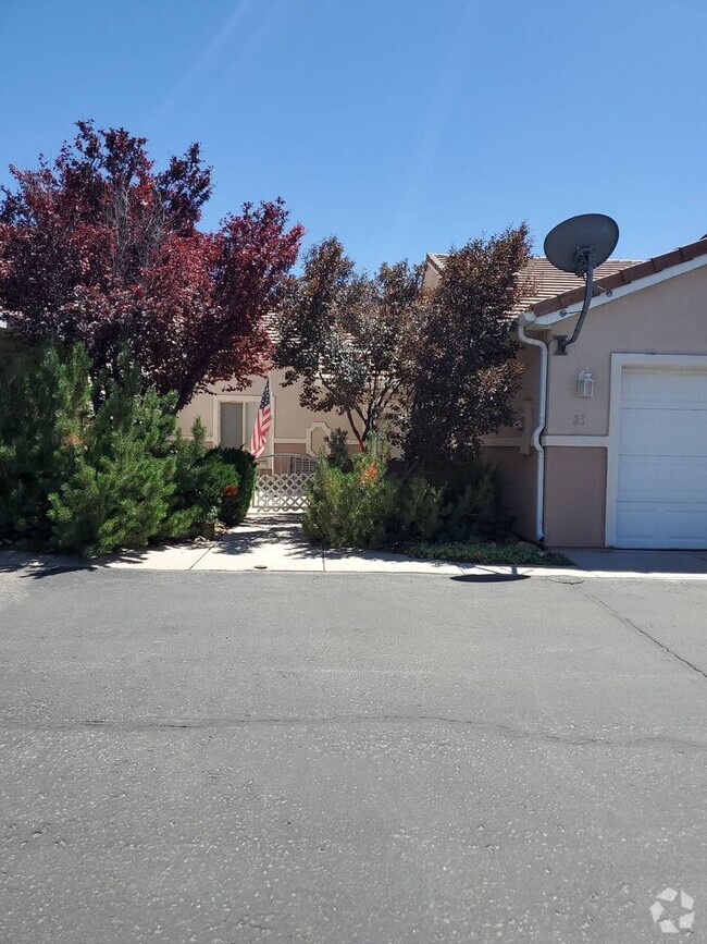 Building Photo - The Seasons @ Mesa Hills 3 bed/2 bath Unit 23 Rental