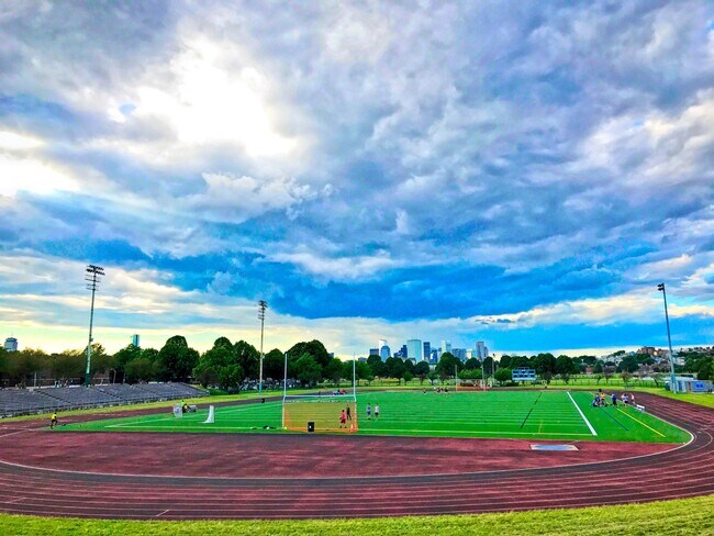 Photo - 130 W 8th St Unidad 2